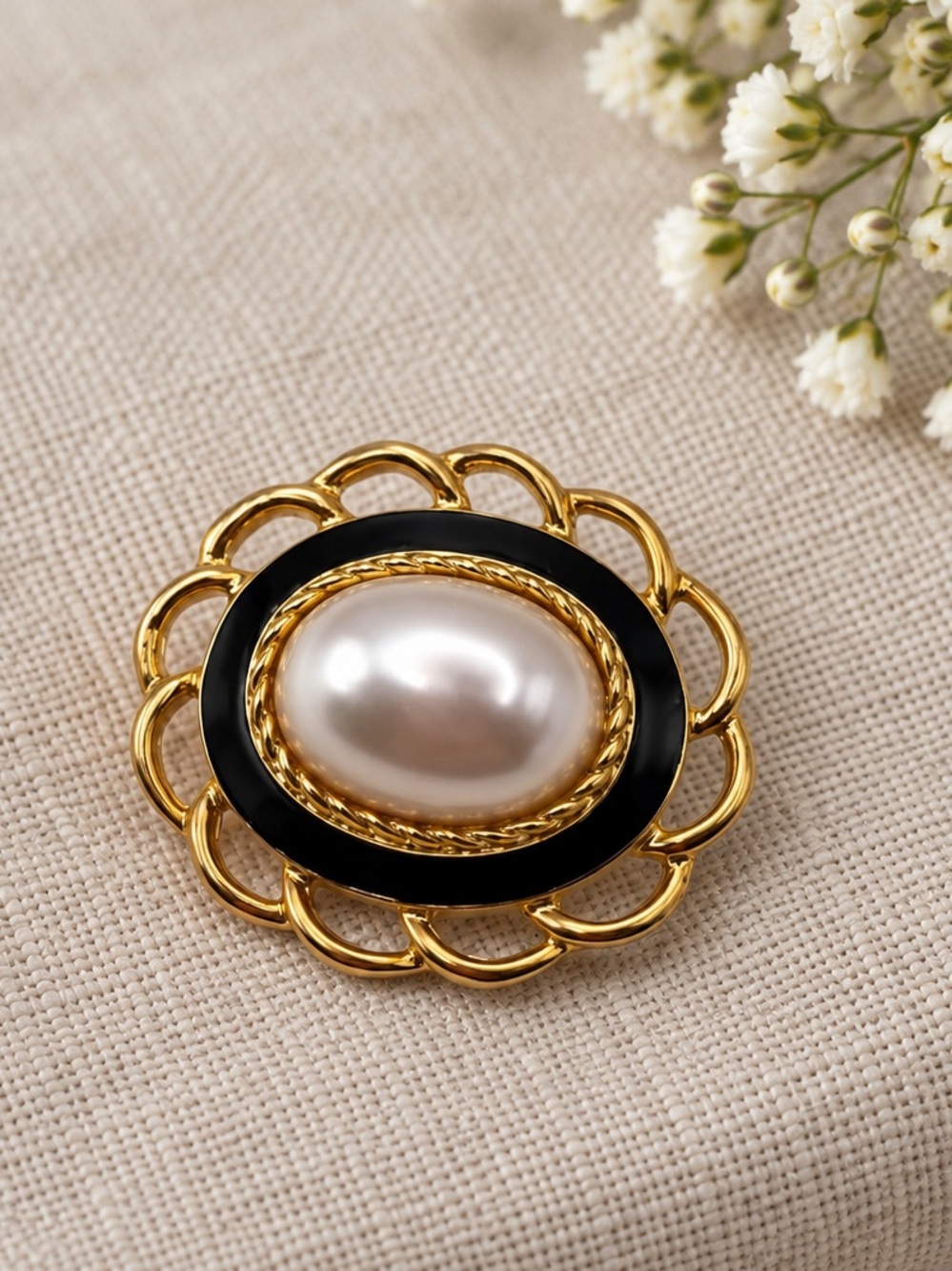 Vintage Gold Tone Faux Pearl & Black Enamel Scalloped Brooch